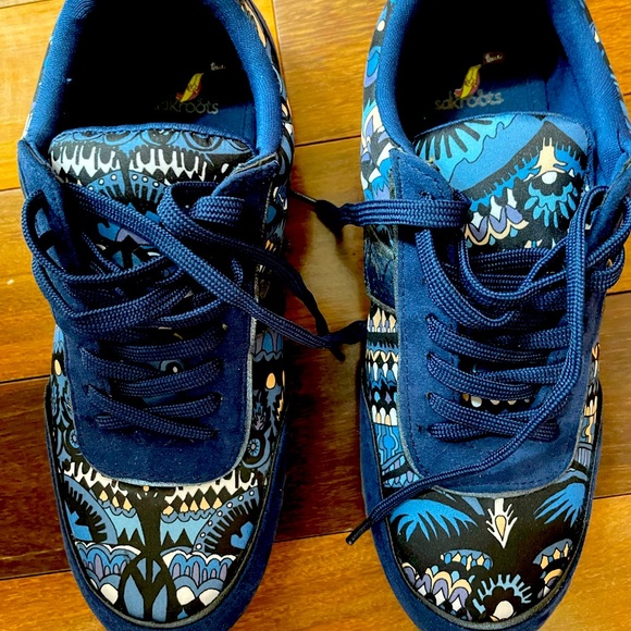 Sneakers - Picture 1 of 5